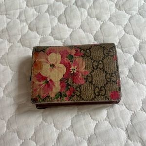 GUCCI FLORAL PRINT WALLET